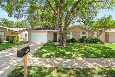 7201 Winchester Rd, North Richland Hills, TX 76182