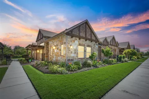 1111 Blue Bill Ln, Arlington, TX 76005