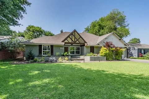 6437 Drury Ln, Fort Worth, TX 76116