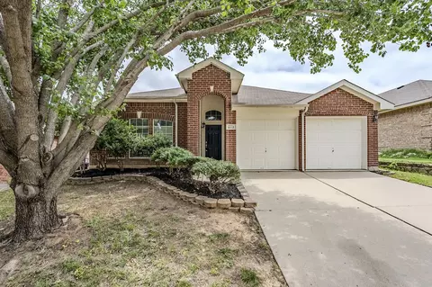 817 Fox Hunt Trl, Fort Worth, TX 76179