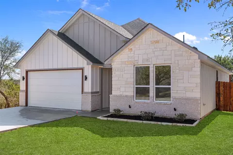2325 Neches St, Granbury, TX 76048
