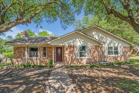 408 Texas Ave, Hewitt, TX 76643