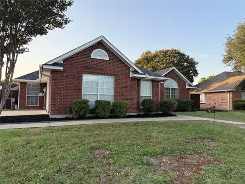 715 E University Ave, Waxahachie, TX 75165
