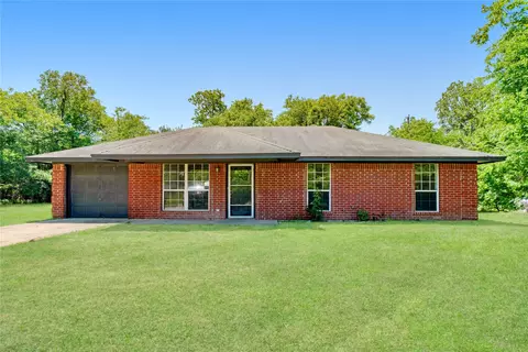 235 Hickory St, Blossom, TX 75416