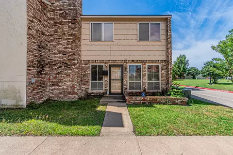 3626 Holly Tree Trl, Garland, TX 75044