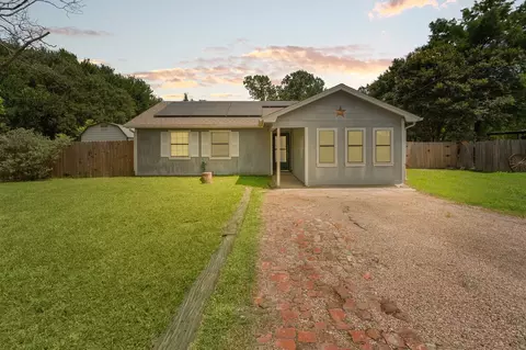 8222 Happy Trl, Alvarado, TX 76009
