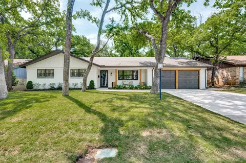 1913 Windlea Dr, Euless, TX 76040