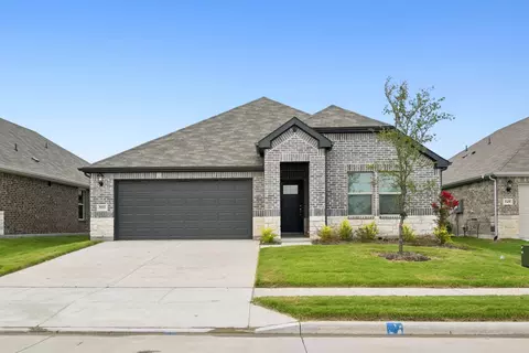 951 Lily Ln, Lavon, TX 75166