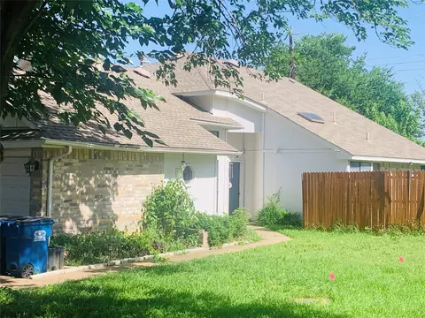 102 Hollywood Dr, Glenn Heights, TX 75154