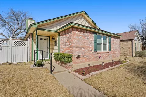 2311 Markland St, Irving, TX 75060