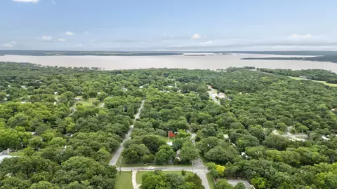 97 Oak Trail Dr, Gordonville, TX 76245