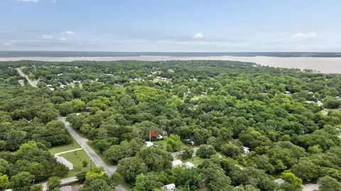 97 Oak Trail Dr, Gordonville, TX 76245