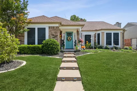1492 Summers Dr, Cedar Hill, TX 75104