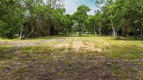 1319 Cedar St, Bonham, TX 75418