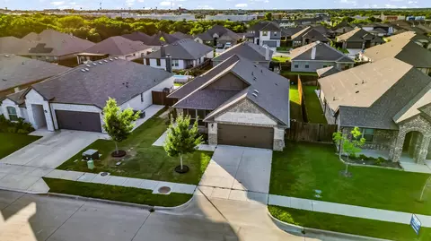 353 Paloma St, Weatherford, TX 76087