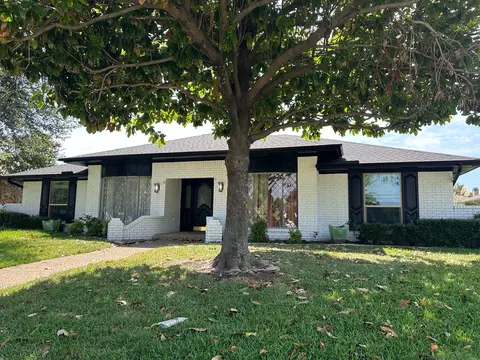 526 Tiffany Trl, Richardson, TX 75081