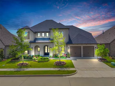 1517 E Bluestem Dr, Aubrey, TX 76227