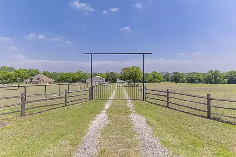 1071 E Fm 875, Midlothian, TX 76065