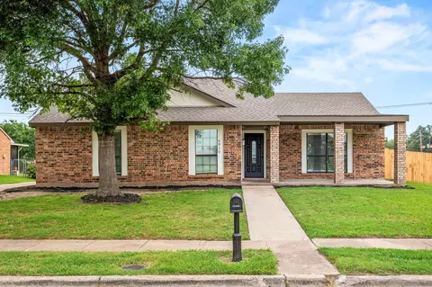 8810 Sugarberry Rd, Dallas, TX 75249