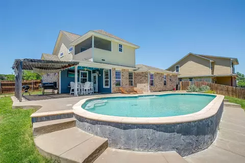 106 Camelot St, Glen Rose, TX 76043