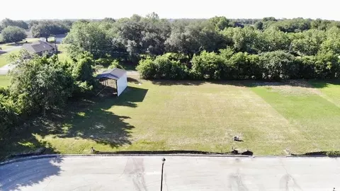 300 Crye Cir, Robinson, TX 76706