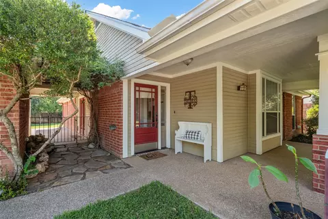 10513 Rayburn Way, Waco, TX 76708 photo 4