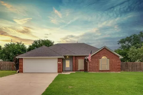 320 Mockingbird Ln, Springtown, TX 76082