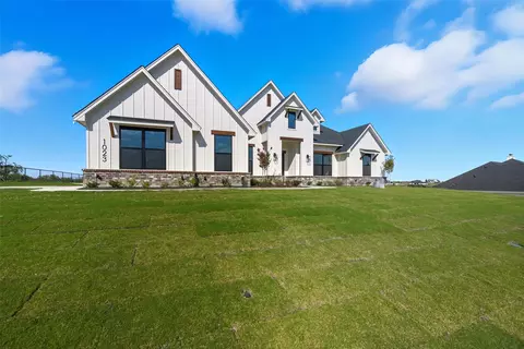 1023 Eagles Blf, Weatherford, TX 76087