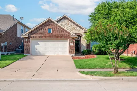 4017 Summerhill Ln, Fort Worth, TX 76244