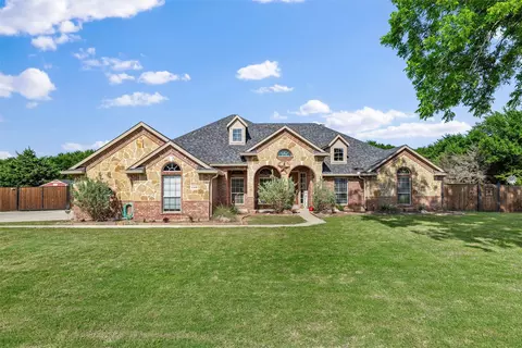 5142 Carlton Pkwy, Waxahachie, TX 75165
