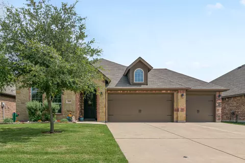 282 Pine Crest Dr, Justin, TX 76247
