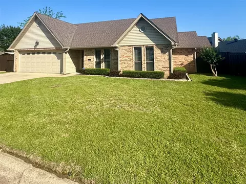 204 Mill Run Dr, Longview, TX 75604 photo 2