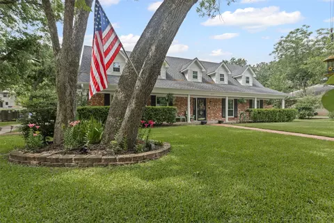 209 Shenandoah Dr, Euless, TX 76039