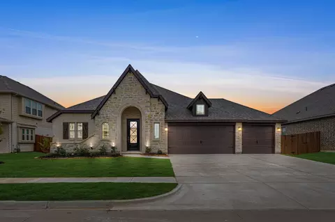 140 Claywood Dr, Glenn Heights, TX 75154