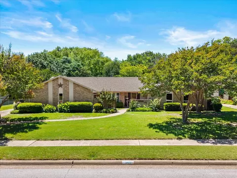 3601 University Dr, Garland, TX 75043