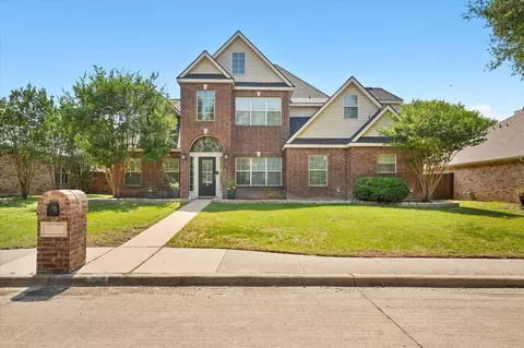 210 Sendero Dr, Waxahachie, TX 75165