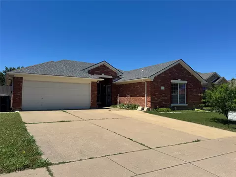 1621 Loveland Dr, Arlington, TX 76018