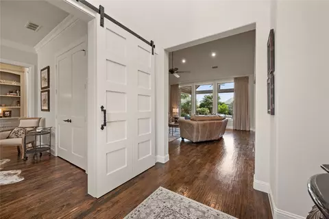Entry Way - 2202 Lyons Ct, Midlothian, TX 76065 photo 2 of 2