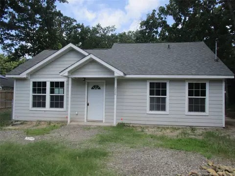 226 Huntoon Trl, Mabank, TX 75156