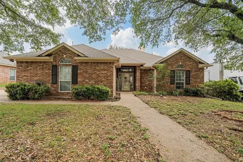 209 Keswick Dr, Hewitt, TX 76643