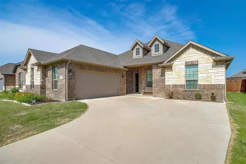 128 Colonial Dr, Joshua, TX 76058