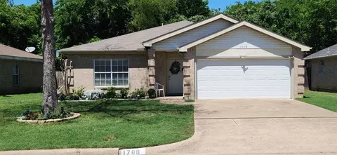 1708 N Bent Tree Trl, Grand Prairie, TX 75052