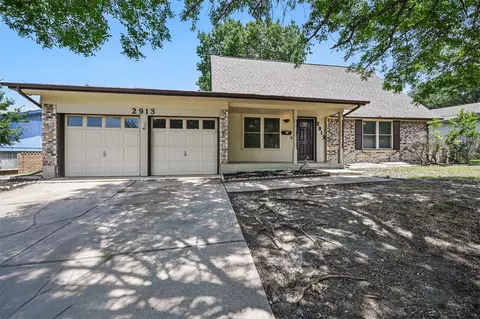2913 Portales Dr, Fort Worth, TX 76116