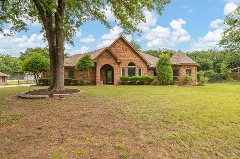 124 Bent Tree Trl, Burleson, TX 76028