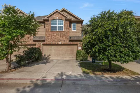 1928 Argyle Ln, Lewisville, TX 75067