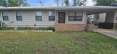 911 Calcutta St, Brady, TX 76825