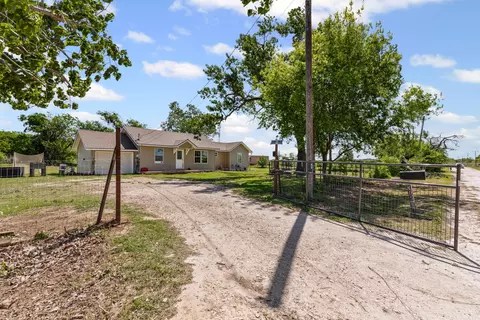 105 S Lavaca St, Whitney, TX 76692
