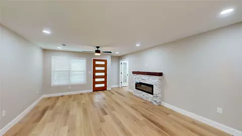 2210 Mcclure St, Irving, TX 75062