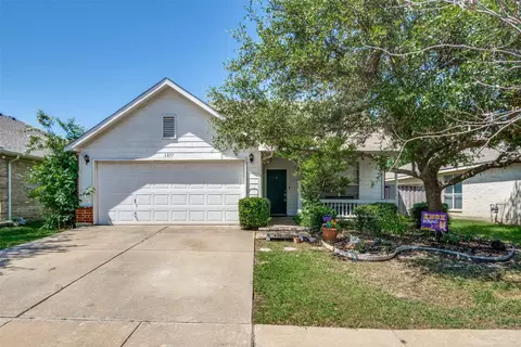 6837 Beverly Glen Dr, Fort Worth, TX 76132