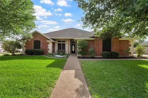 525 Rio Bonito Dr, Robinson, TX 76706